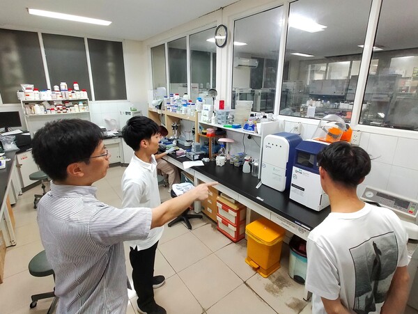 ラボ見学①