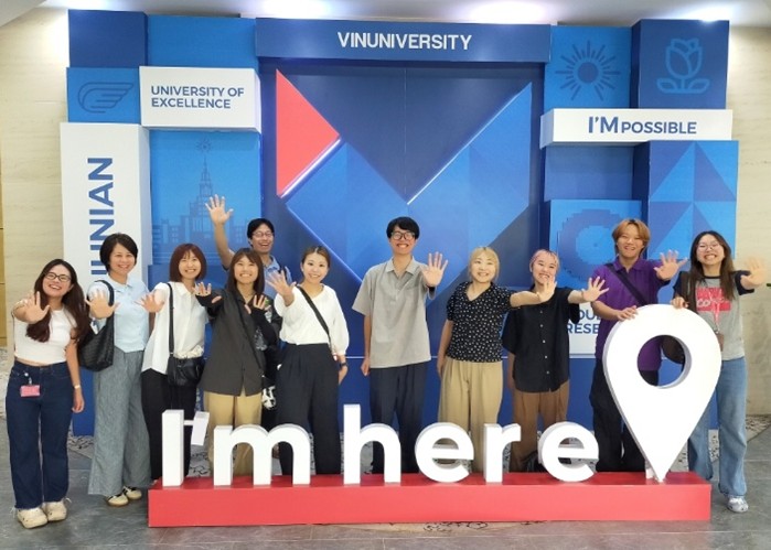 ヴィン大学医学生との集合写真